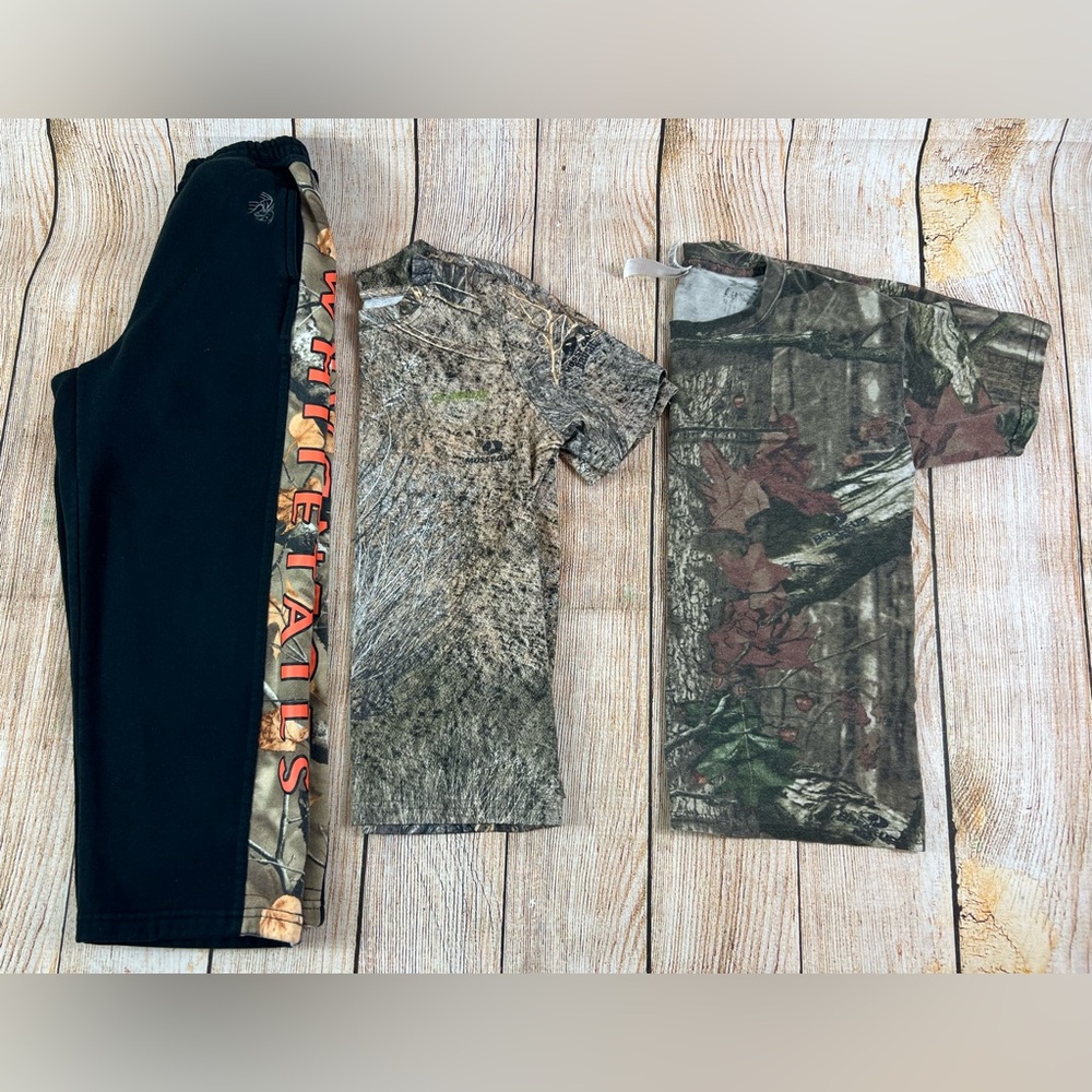 Mossy Oak Camo Boys T Shirt & Legendary Whitetails Sweatpants Bundle Lot Small